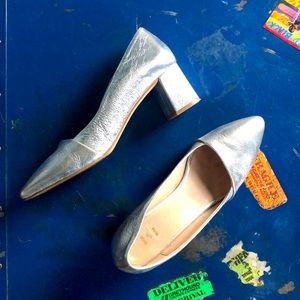 ✨SOLD✨ Shoe the Bear Silver Leather Pumps
